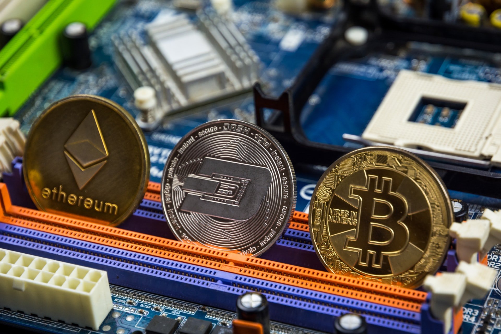 DeFi tokens hit hard by bitcoin selloff
