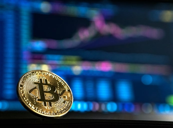 The analyst explains the reasons for the recent fluctuations in the bitcoin rate
